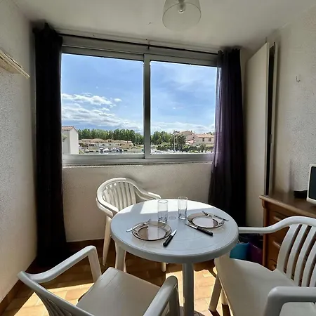 Apartment Bien Situe En Face De La Marina St Cyprien Sc895-145