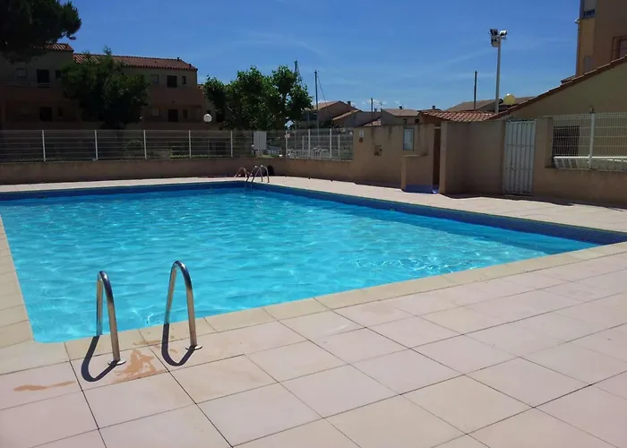 Bien Situe En Face De La Marina St Cyprien Sc895-145 Daire