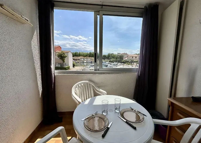 Bien Situe En Face De La Marina St Cyprien Sc895-145